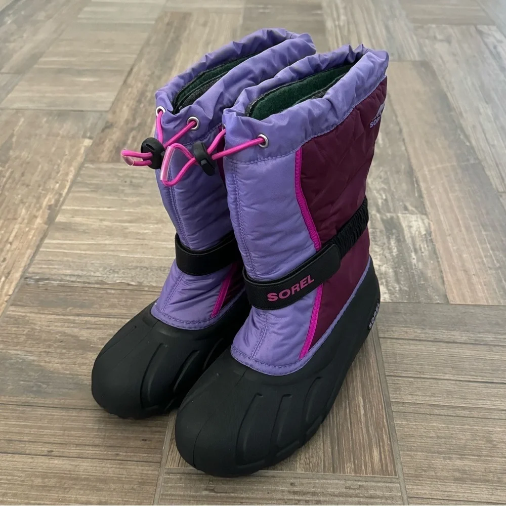 SOREL YOUTH FLURRY GIRLS’ SNOW BOOT size 7.